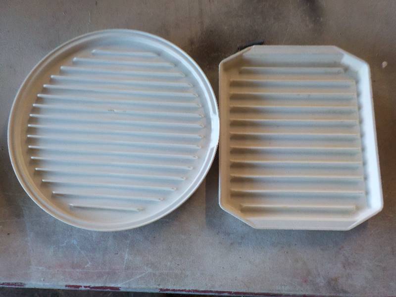 lot 3766 image: nortic ware microwave bacon trays