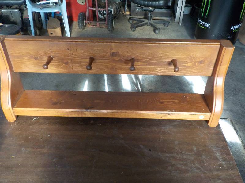 lot 3776 image: Coat rack and shelf