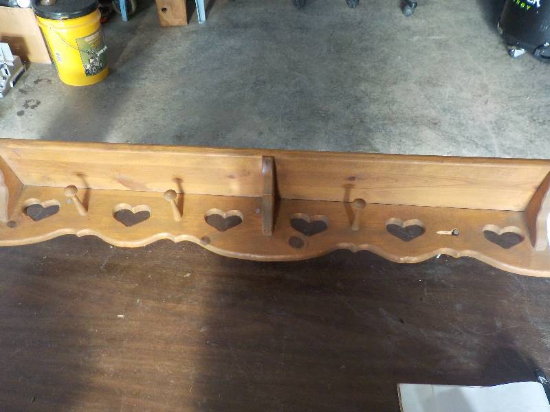 lot 3777 image: Coat rack wooden