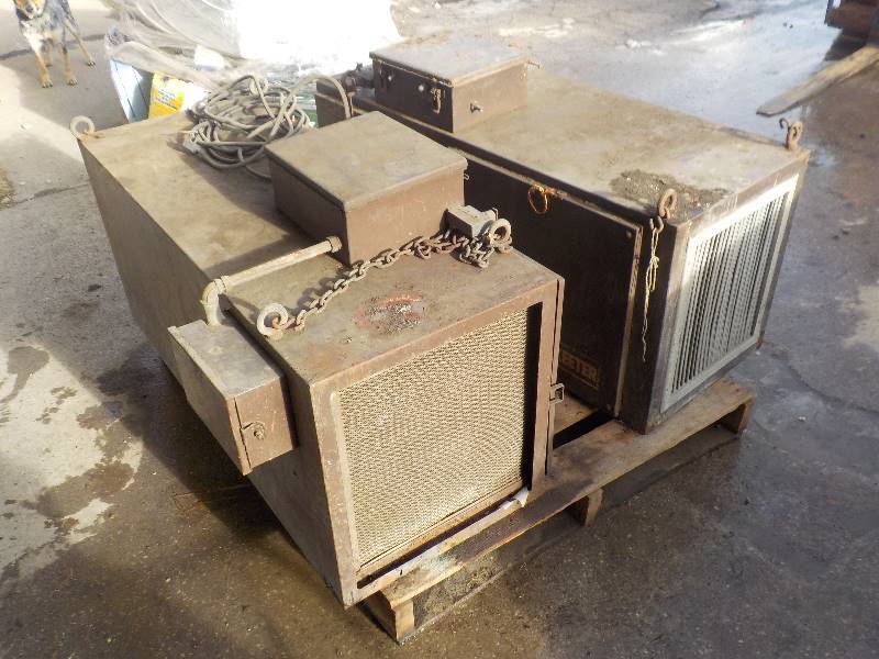 lot 3804 image: Industrial smoke eater