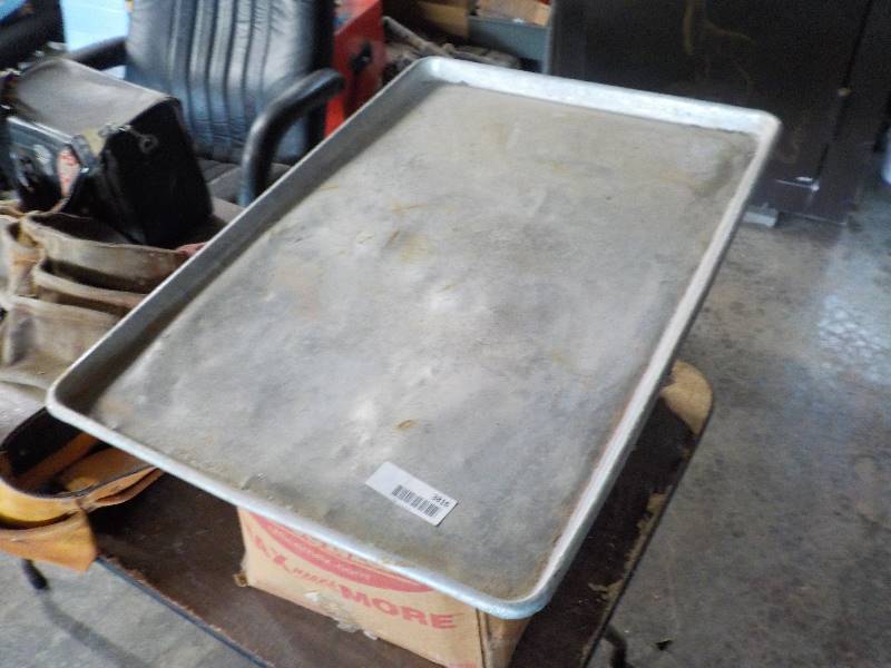 lot 3816 image: baking tray