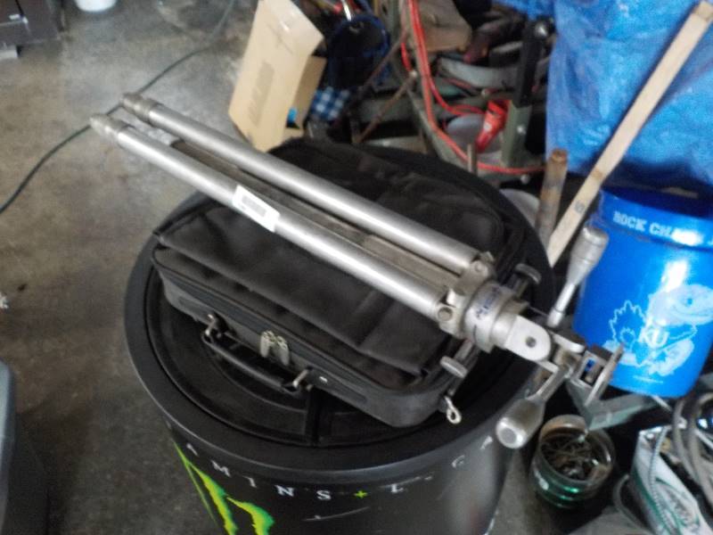 lot 3821 image: Tiltall heavy duty tripod