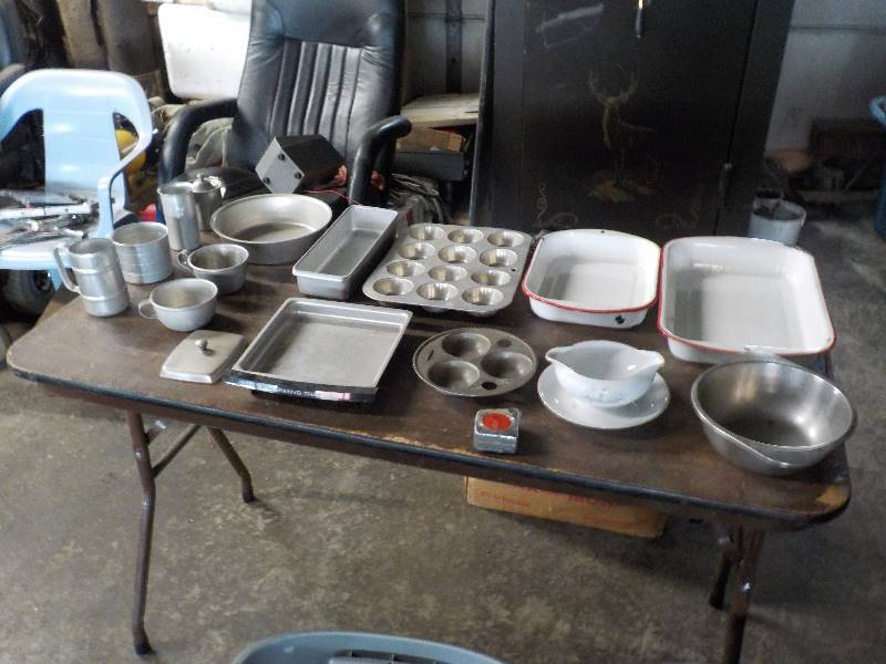 lot 3822 image: lot of baking ware