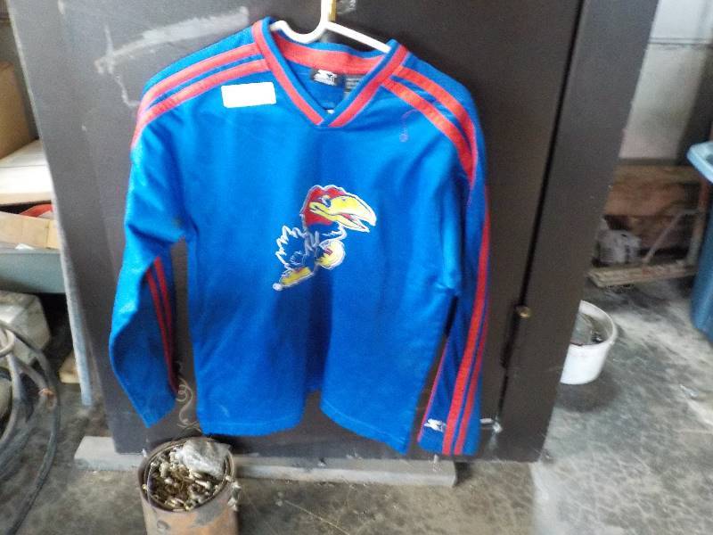 lot 3830 image: KU shirt
