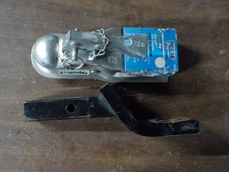 lot 3838 image: hitch and zinc coupler