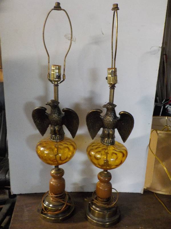 lot 3840 image: 2 eagle lamps