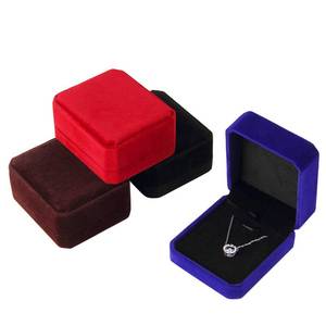 lot 85238 image: Lamoutor 4Pcs Velvet Necklace Pendant Gift Box Jewelry Gift Box