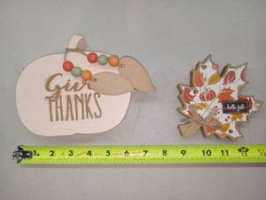 lot 20733 image: Perfect Harvest Plaques - Give Thanks pumpkin & Hello Fall oak leaf