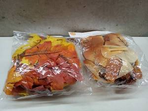 lot 20793 image: 2 pack 6ft Faux Leaves Garland