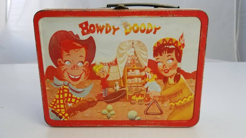 lot 3697 image: 1954 Howdy Doody  Vintage Metal Lunch Box