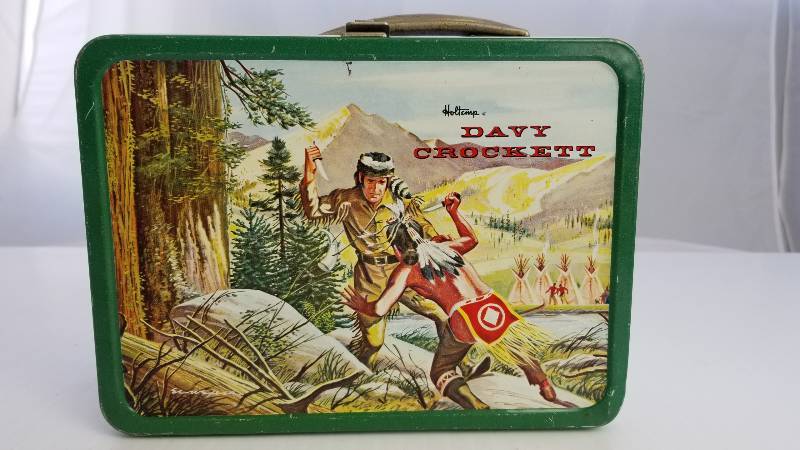 lot 3698 image: 1955 Davy Crockett  Vintage Metal Lunch Box