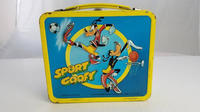 lot 3708 image: 1983 Sporty Goofy Walt Disney  Vintage Metal Lunch Box