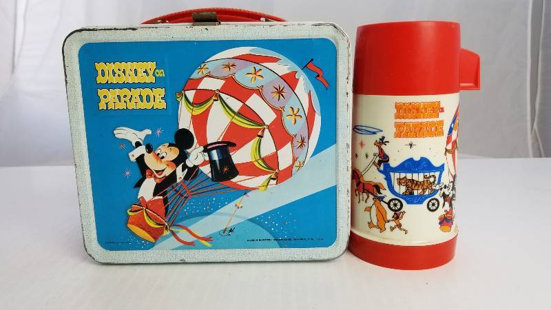 lot 3715 image: 1970 Walt Disney on Parade with Aladdin Thermo Bottle  Vintage Metal Lunch Box