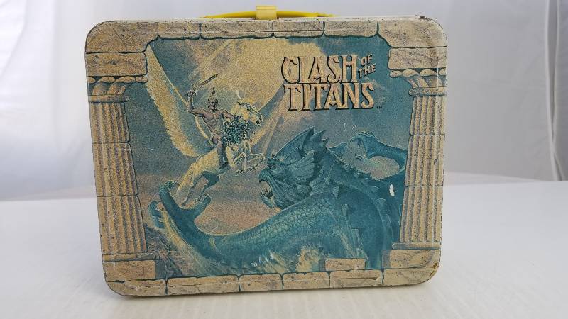 lot 3733 image: 1981 Clash of the Titans Vintage Metal Lunch Box
