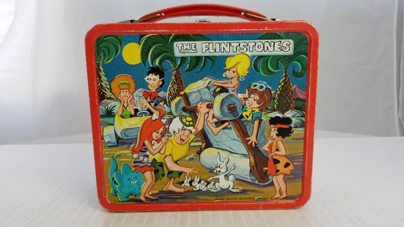 lot 3748 image: 1971 Flintstones Vintage Metal Lunch Box