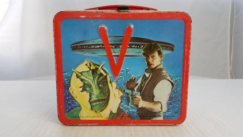 lot 3751 image: 1984 V Vintage Metal Lunch Box