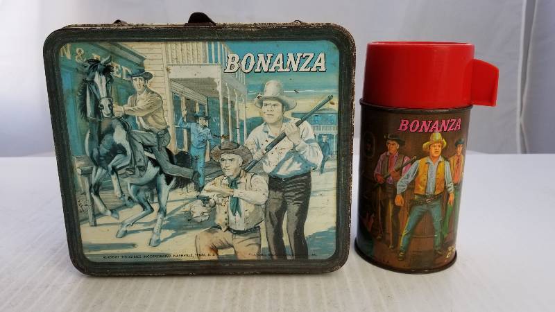 lot 3769 image: 1965 Bonanza W Aladdin Half Pint Glass Lined Vacuum Bottle Vintage Metal Lunch Box