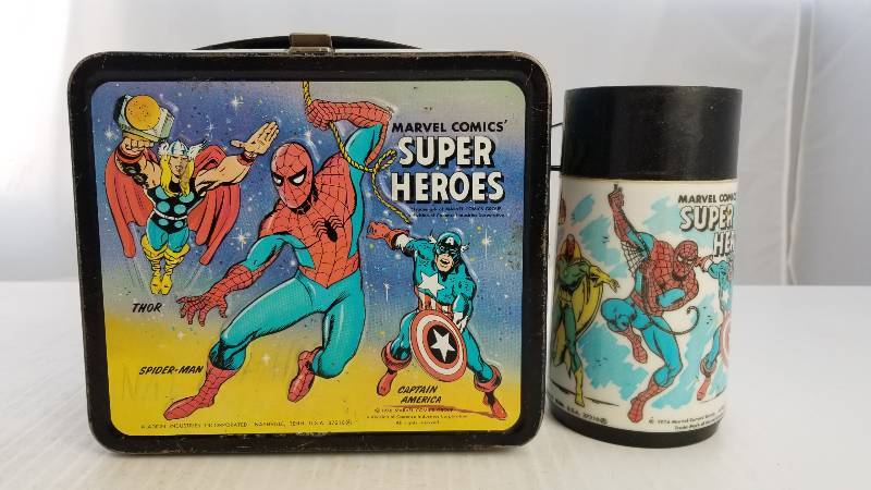 lot 3774 image: 1976 Marvel Comics Super Heroes Aladdin 8oz Thermo Bottle Vintage Metal Lunch Box