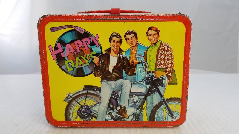 lot 3776 image: 1977 Happy Days Vintage Metal Lunch Box