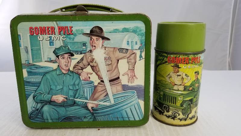 lot 3780 image: 1966 Gomer Pyle W Aladdin Half Pint Glass Lined Vacuum Bottle Vintage Metal Lunch Box