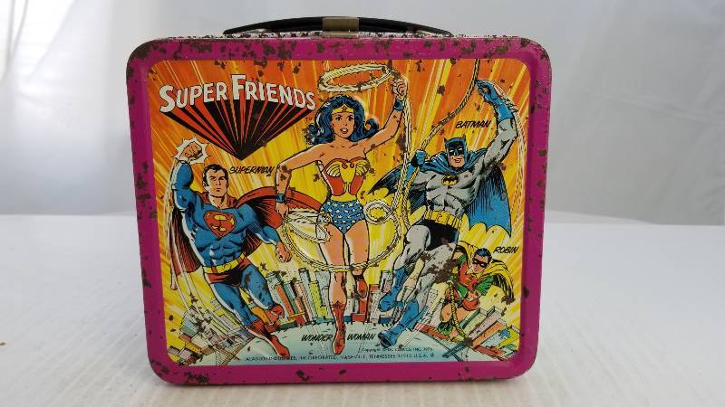 lot 3782 image: 1976 Super Friends Vintage Metal Lunch Box