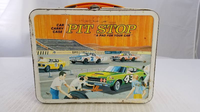 lot 3784 image: 1968 Pit Stop Vintage Metal Lunch Box