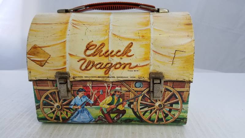 lot 3791 image: 1958 Chuck Waggon Vintage Metal Lunch Box