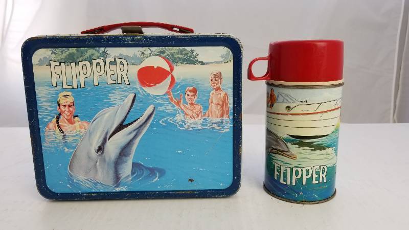 lot 3798 image: 1966 Flipper W Half Pint Glass Lined Vacuum Bottle Vintage Metal Lunch Box