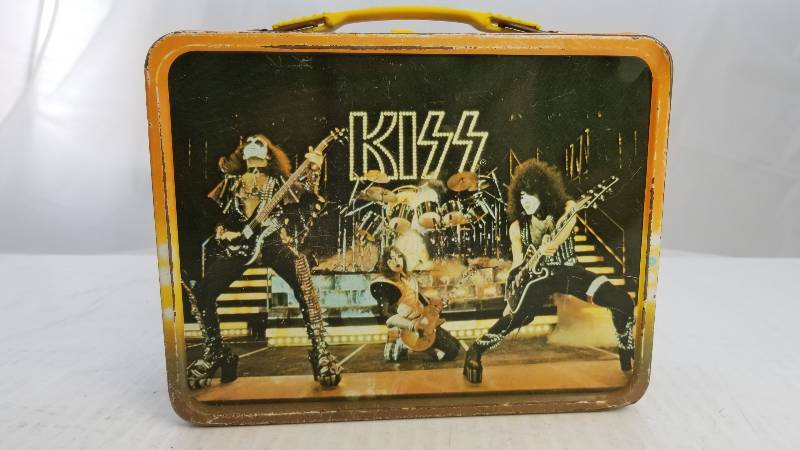 lot 3807 image: 1977 KISS w King-SeeleyThermos Vintage Metal Lunch Box