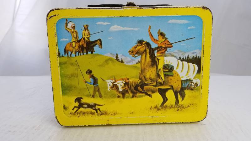 lot 3811 image: 1959 Pathfinder Vintage Metal Lunch Box