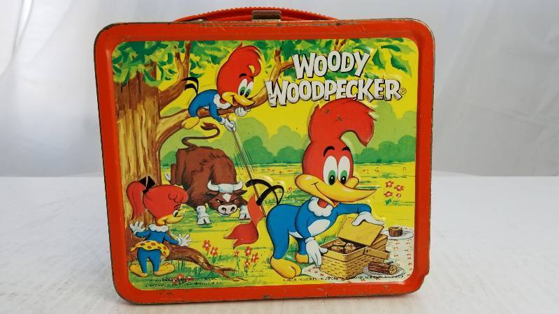 lot 3815 image: 1972 Woody Woodpecker Vintage Metal Lunch Box