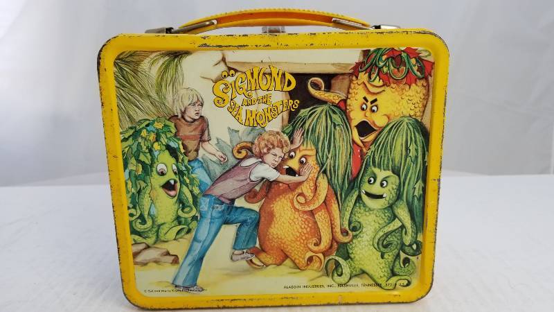 lot 3820 image: 1974 Sigmond and the Sea Monsters Vintage Metal Lunch Box