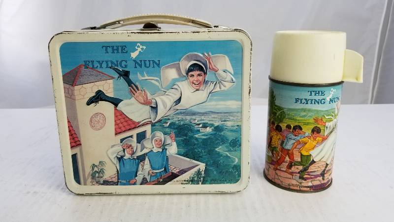lot 3821 image: 1968 The Flying Nun W  Half Pint Glass Lined Vacuum Bottle Vintage Metal Lunch Box