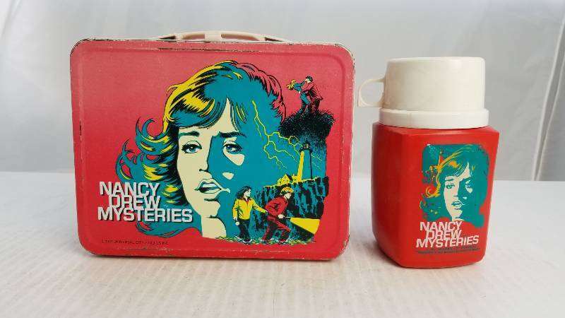 lot 3853 image: 1977 Nancy Drew Mysteries W 8oz King Seeley Thermos Vintage Metal Lunch Box