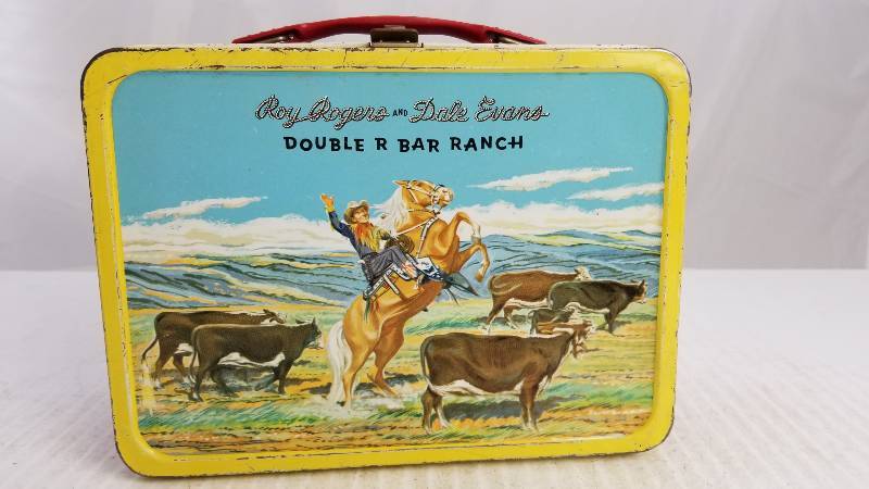 lot 3864 image: 1955 Roy Rogers and Dale Evans Double R Bar Ranch Vintage Metal Lunch Box