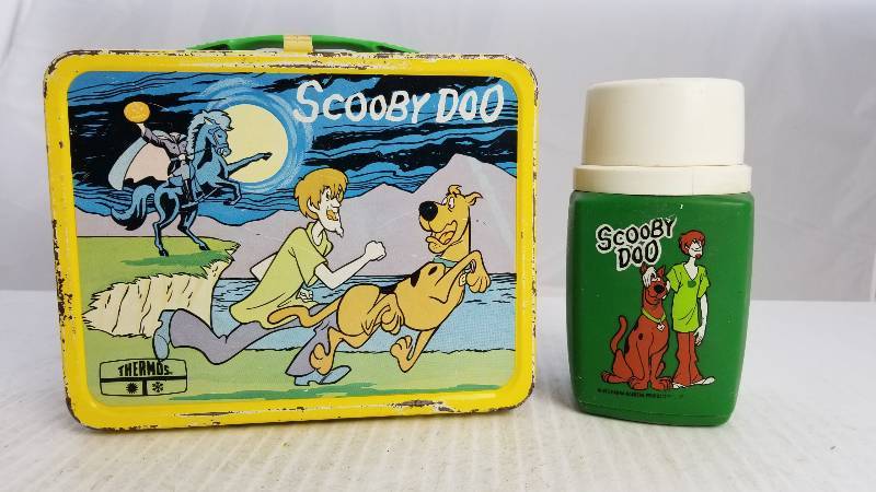 lot 3865 image: 1973 Scooby Doo W 8os King Seeley Thermos Vintage Metal Lunch Box