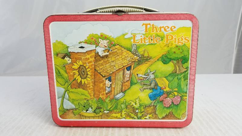 lot 3872 image: 1982 Three Little Pigs Vintage Metal Lunch Box