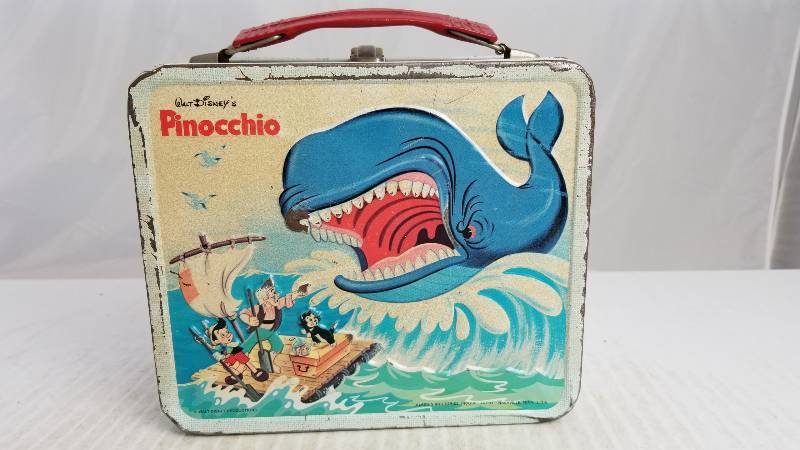 lot 3875 image: 1971 Pinocchio Vintage Metal Lunch Box