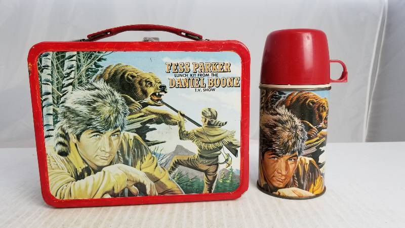 lot 3877 image: 1965 Fess Parker Lunch Kit From The Daniel Boone Show W Half Pint Glass Lined Thermos Vintage Metal Lunch Box