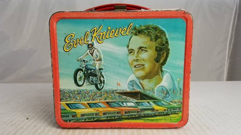 lot 3890 image: 1974 Evel Knievel Vintage Metal Lunch Box
