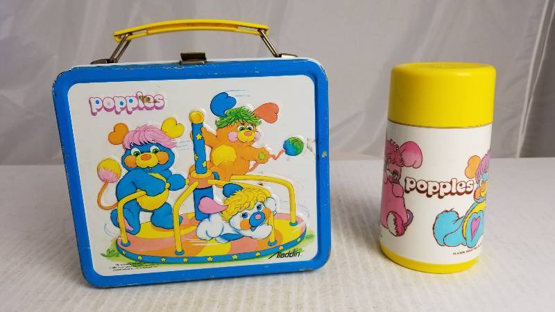 lot 3895 image: 1986 Poppies W 8oz Aladden Thermo Bottle Vintage Metal Lunch Box