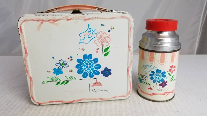 lot 3896 image: 1960 The Duchess W Half Pint Glass Lined Thermos Vintage Metal Lunch Box