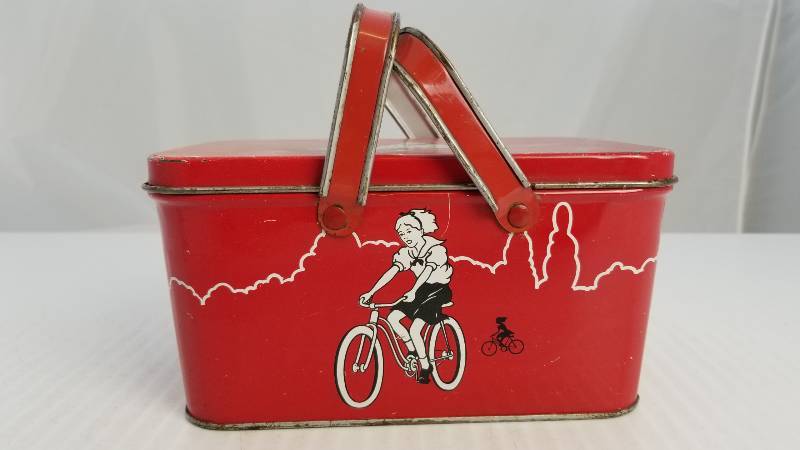 lot 3908 image: 1940s Sports Tin Vintage Metal Lunch Box