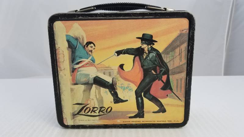 lot 3917 image: 1958 Zorro Vintage Metal Lunch Box