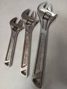 lot 10047 image: Husky Crescent Wrenches 3 Pk