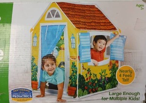 lot 10053 image: Cozy Cottage Play Tent
