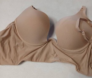 lot 10067 image: Sexy Code Low Back Underwire Bra 36C Beige