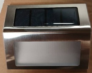 lot 10087 image: Solar Powered Step Lights Cold White 12 Piece