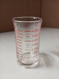 lot 10162 image: Glass Measuring Cup 4 Oz