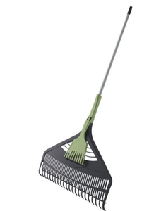 lot 10147 image: 26 Double Row Suncast Leaf Rake Combo